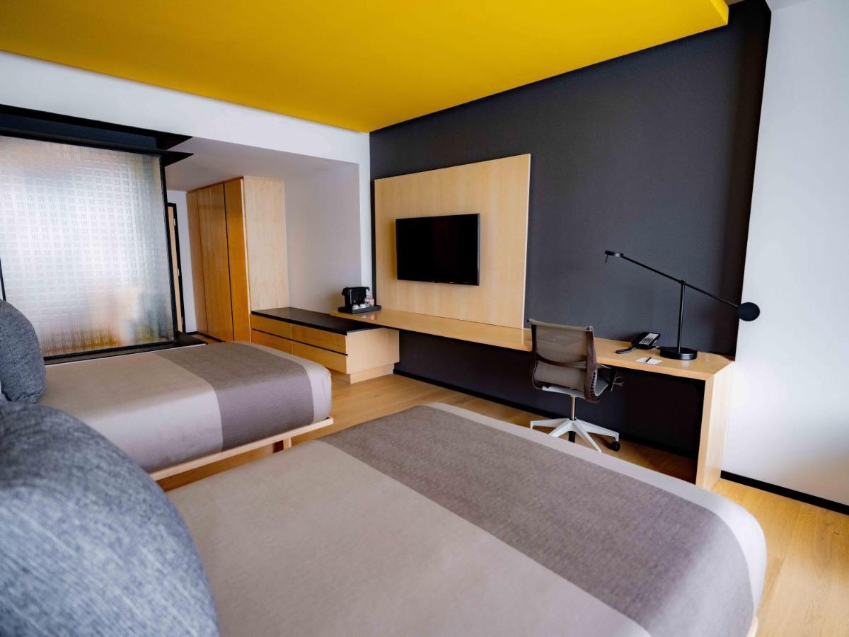 Hotel Galeria Plaza San Jeronimo Città del Messico Esterno foto A room at the hotel