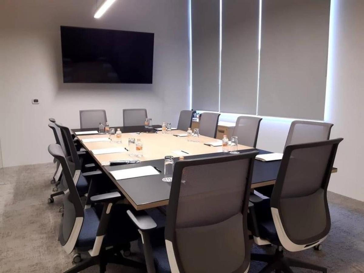 Hotel Galeria Plaza San Jeronimo Città del Messico Esterno foto Boardroom at the headquarters of the International Centre for Missing & Exploited Children
