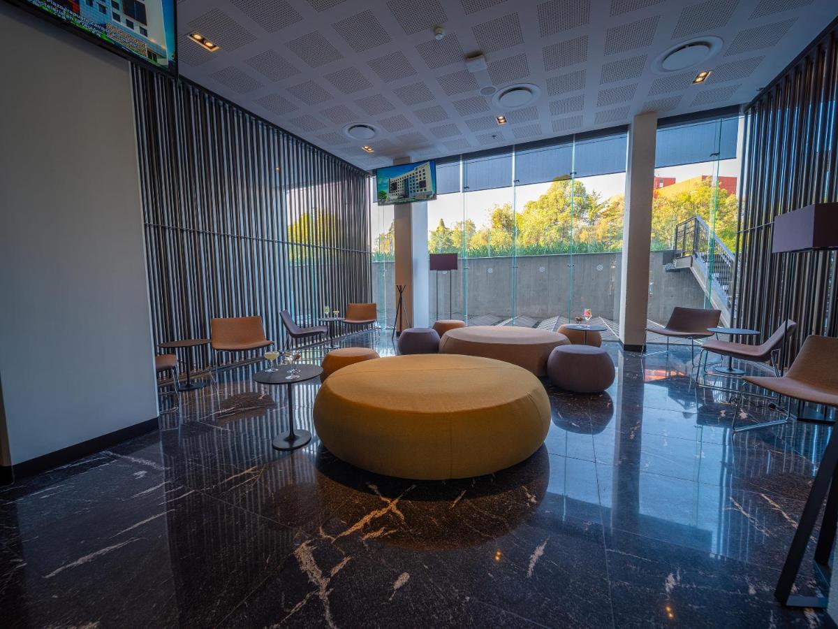 Hotel Galeria Plaza San Jeronimo Città del Messico Esterno foto Lobby